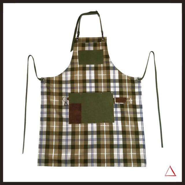 Grembiule Nuova Collezione. Limited Edition.
In tessuto scozzese pregiato "BONOTTO" col. Verde bosco/beige/celeste/bianco.
Tasche, collo e lacci in pelle vintage col. verde bosco/tabacco.
•••••••••••••••••••••
Per informazioni:
📞 +39 3283445545
📧 info@borderlinedelta.com
#borderlinedelta #apron #grembiuli #handmade #horeca #workstyleinspiration #restaurant #cantine #wineproducer #beerproduction #foodporn #osterie #bartender #wineblogger #barmanager #instagood #mixologist #osterie #champagne🍾 #sommelier #craftcocktails #ristoranti #bestbar #caffe’#barman #sempremezzogiornorai #beveragebranding #newcolletion